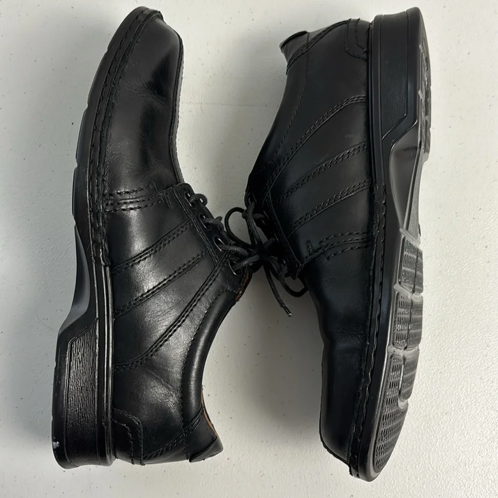 Clarks‎ Men’s 8 Black Leather Oxford Shoes Office  Business Casual Minimalist